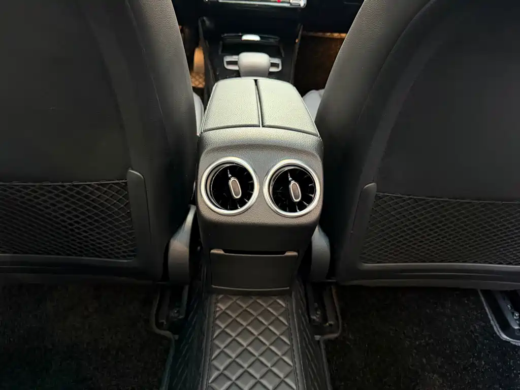 Mercedes-Benz A-Class 2019 — фото 13