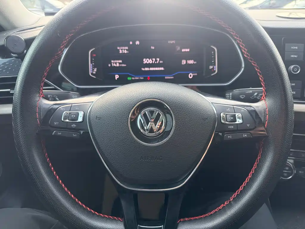Volkswagen Passat 2019 — фото 8
