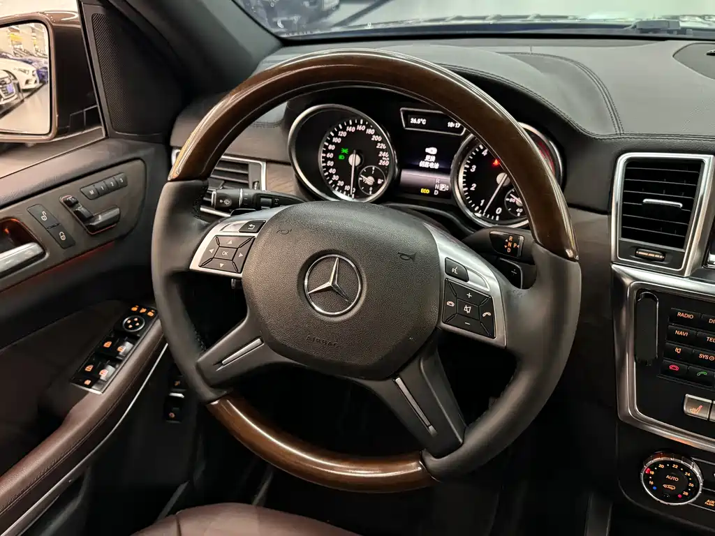 Mercedes-Benz GL-Class 2015 — фото 12