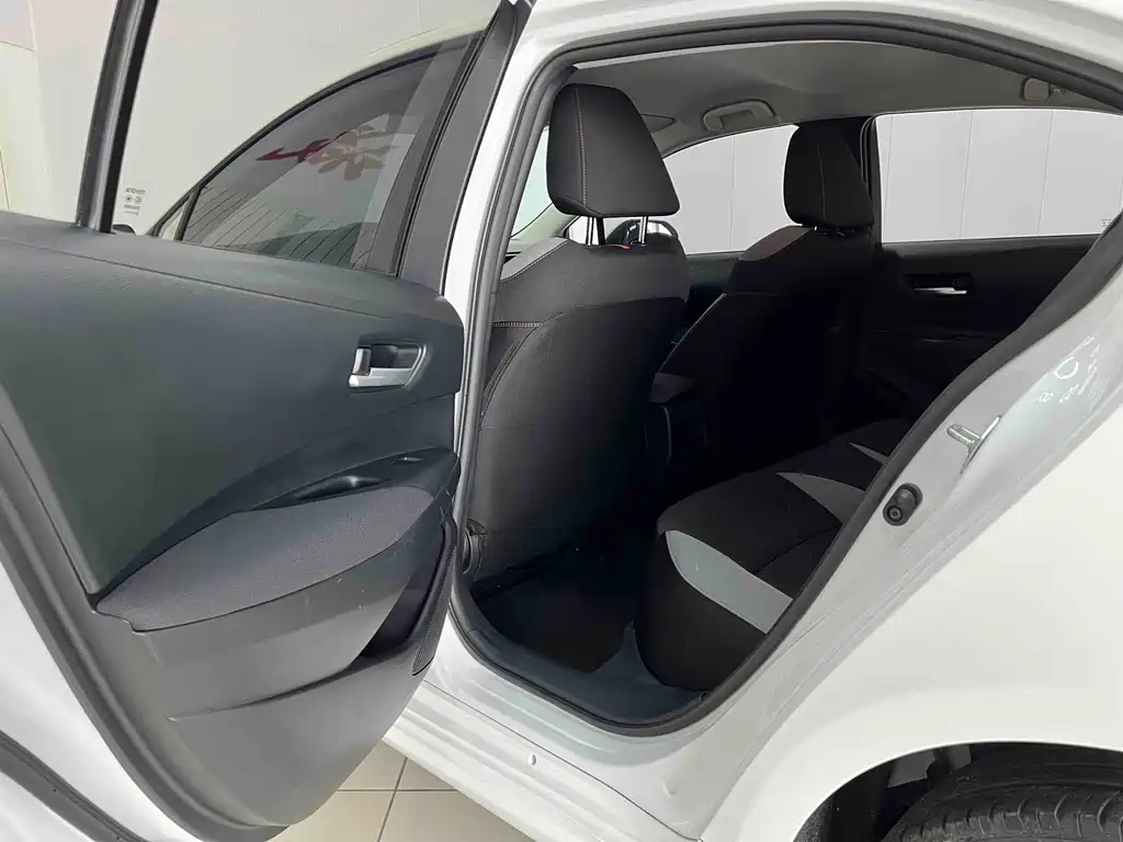 Toyota Corolla 2023 — фото 15