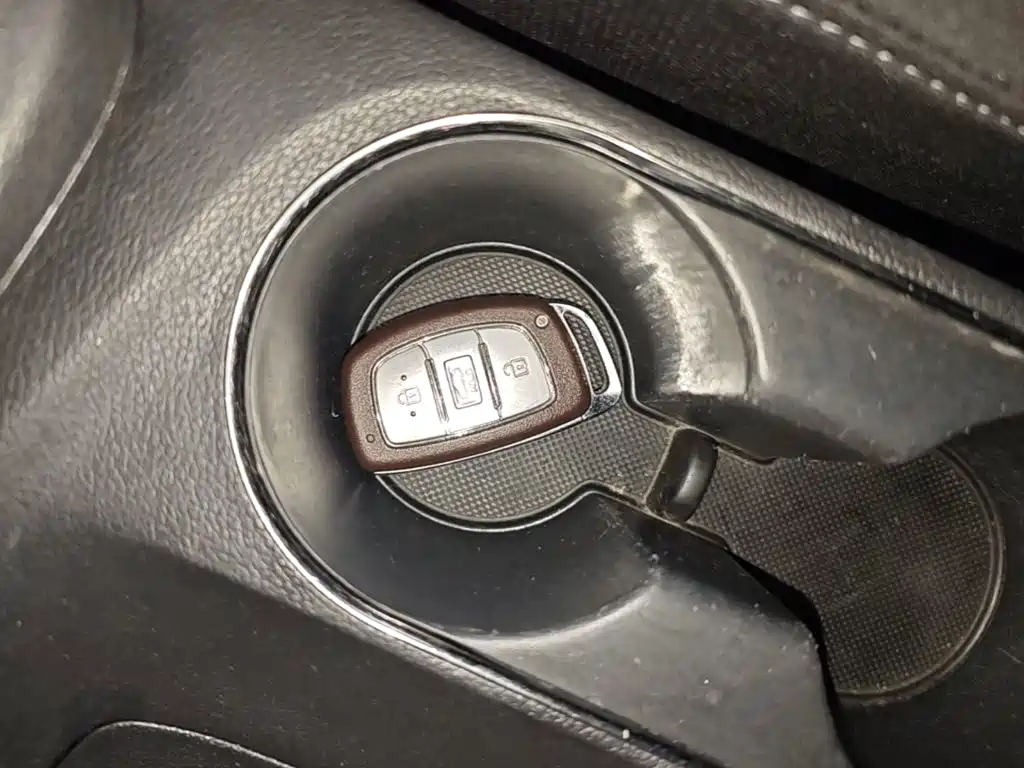 Hyundai Elantra 2016 — фото 9