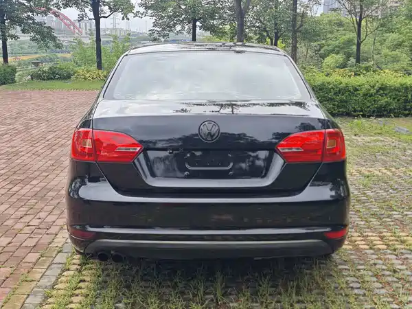 Volkswagen Sagitar 2015