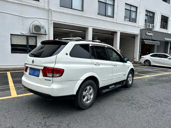 Ssangyong Enjoy 2011