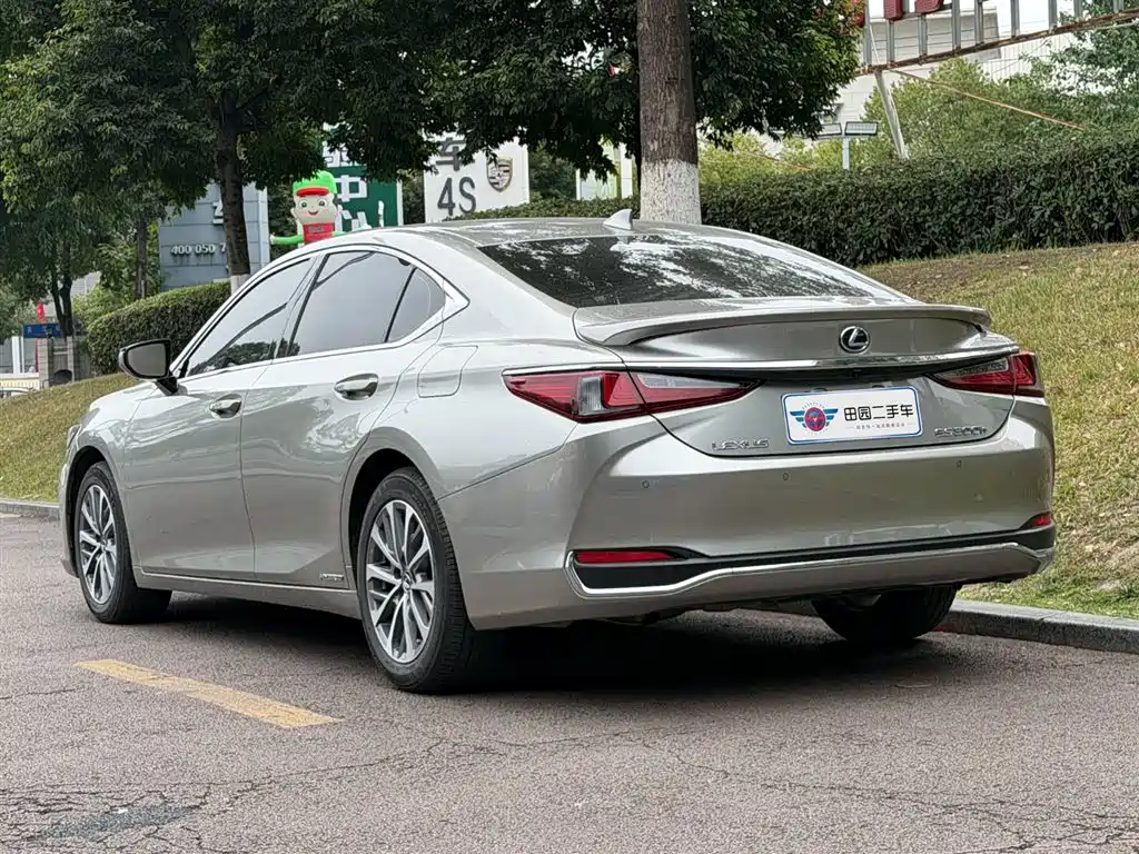 Lexus ES 2022 — фото 4