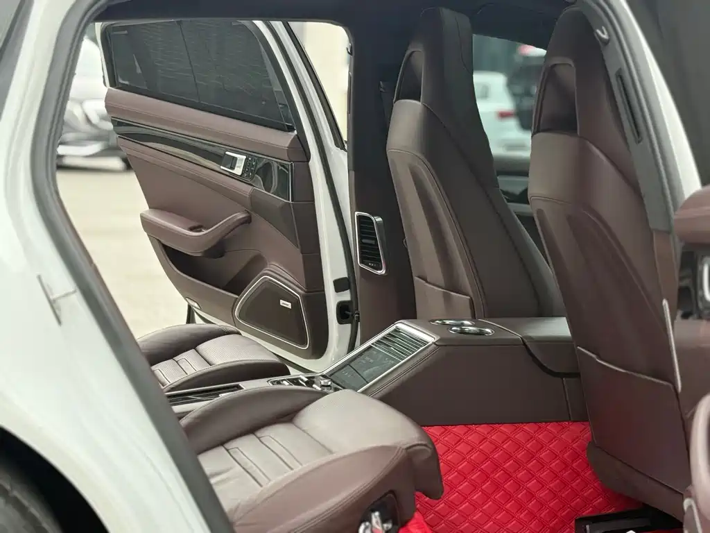 Porsche Panamera 2018 — фото 12