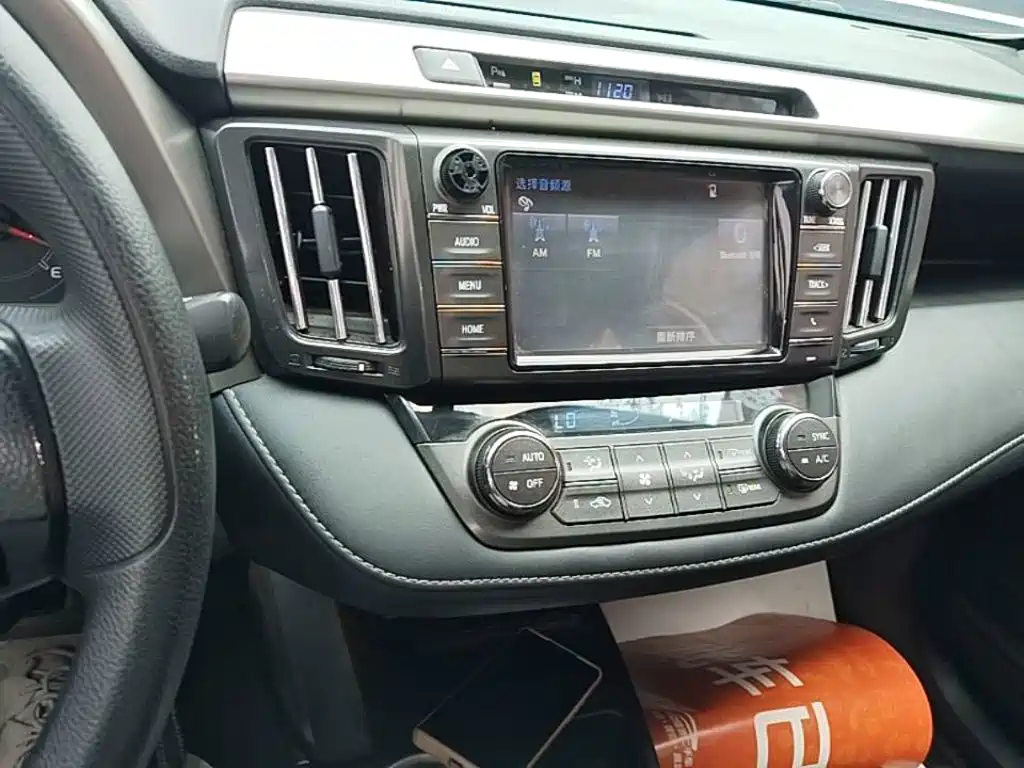Toyota RAV4 2016 — фото 13