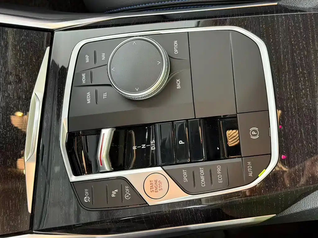 BMW 3 Series 2023 — фото 11
