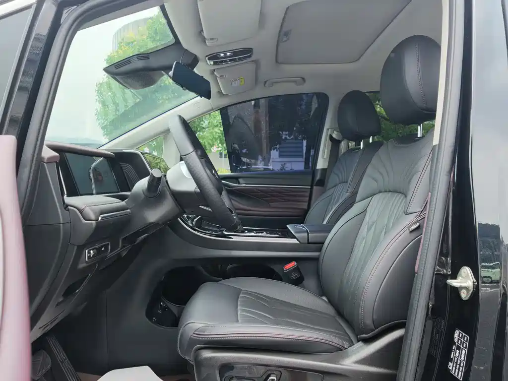 GAC Motor Trumpchi M8 2025 — фото 4