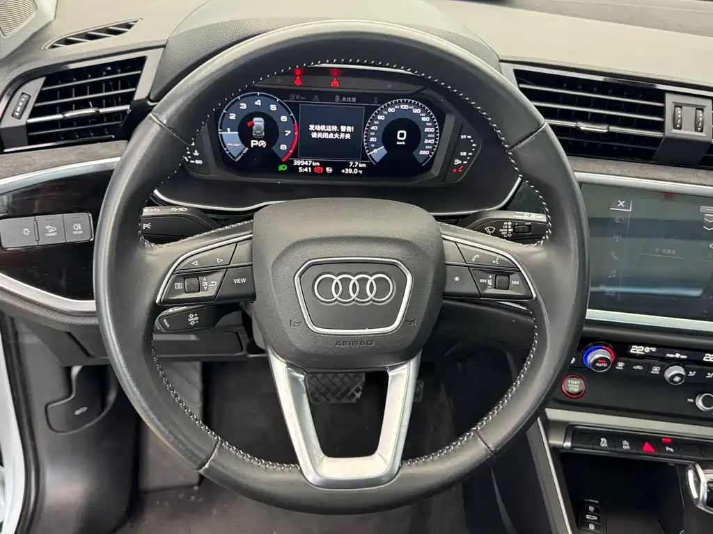 Audi Q3 2020 — фото 20