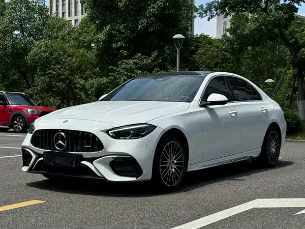 Mercedes-Benz C-Class 2024