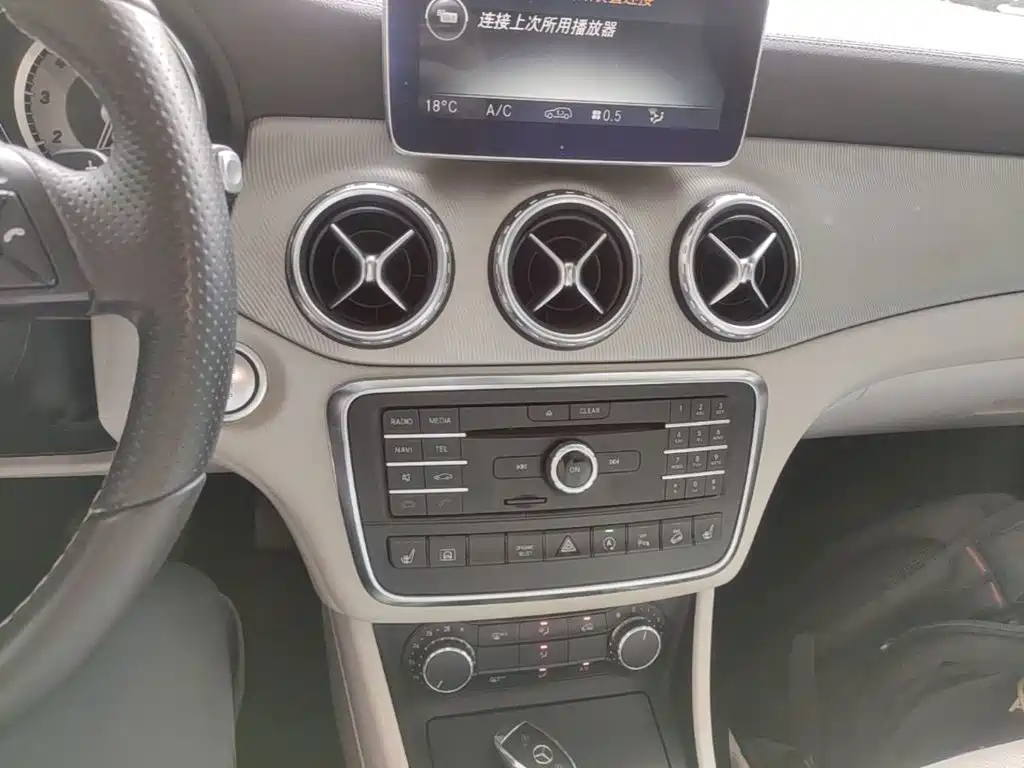Mercedes-Benz GLA 2017 — фото 13