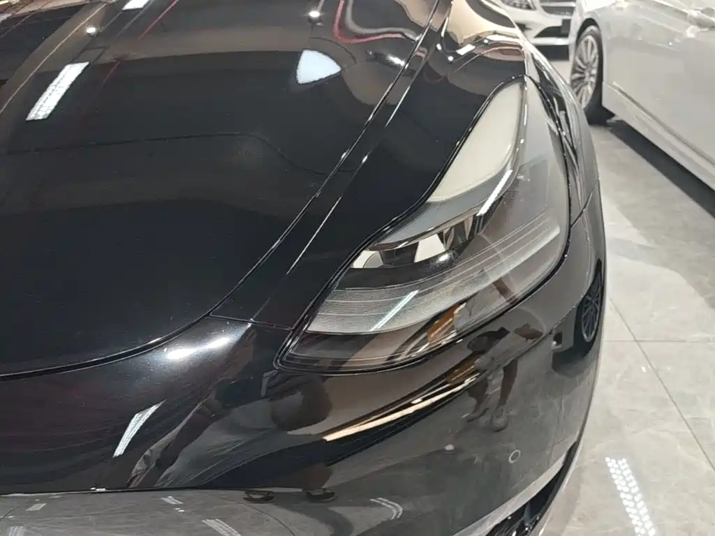 Tesla Model Y 2021 — фото 24