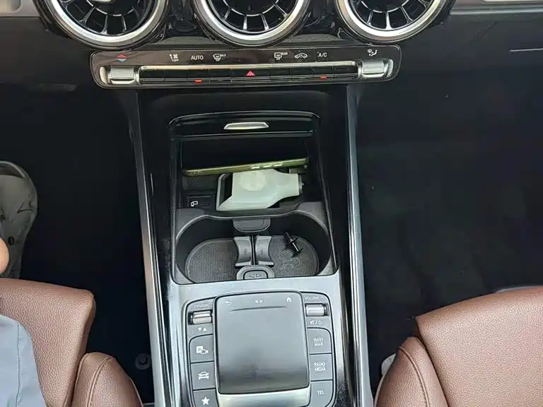 Mercedes-Benz GLB 2022 — фото 12