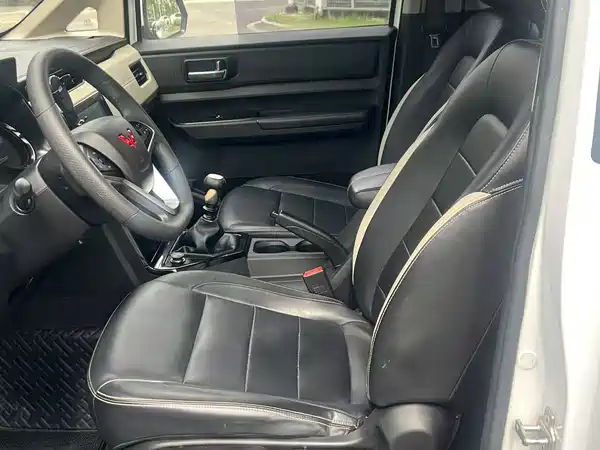 Wuling Journey 2021