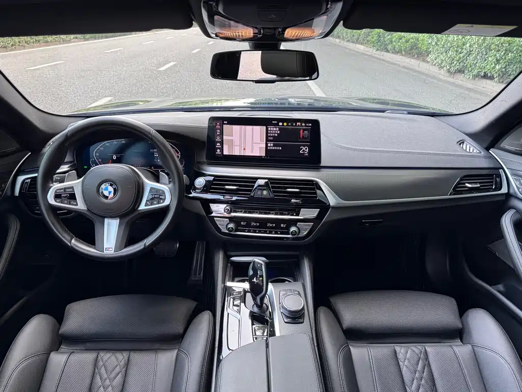 BMW 5 Series 2023 — фото 12