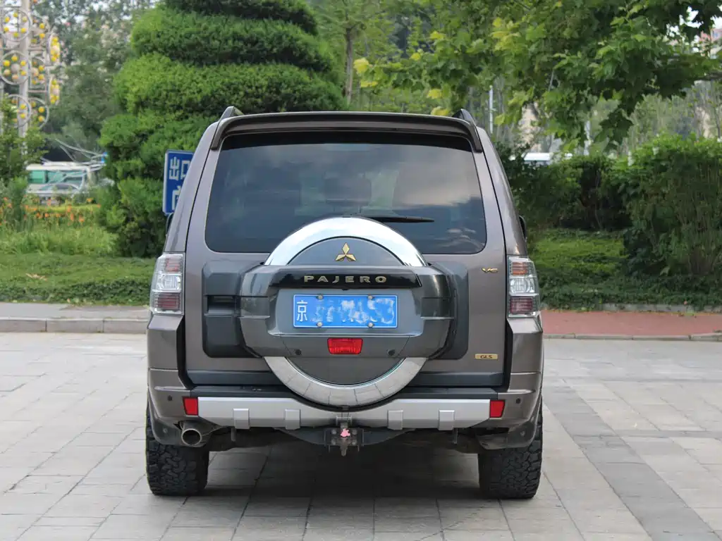 Mitsubishi Pajero 2016