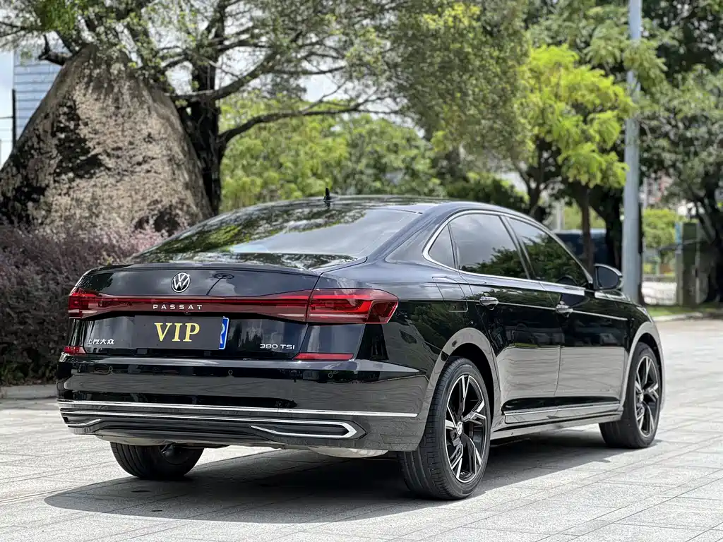 Volkswagen Passat 2024 — фото 14