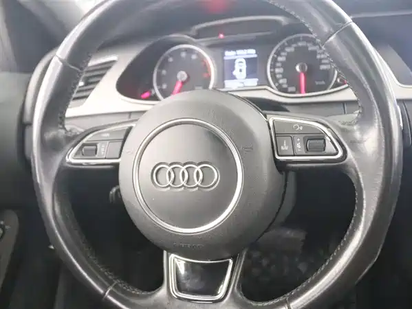 Audi A4L 2016