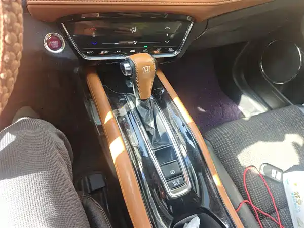 Honda Vezel 2015