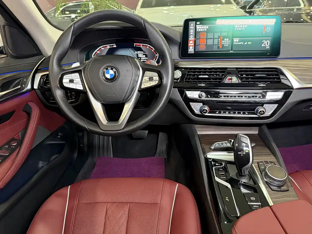 BMW 5 Series 2021 — фото 14