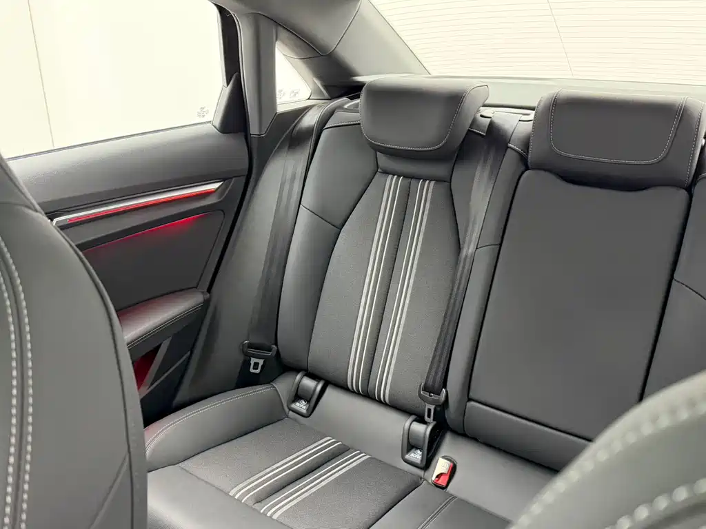 Audi A3 2023 — фото 16