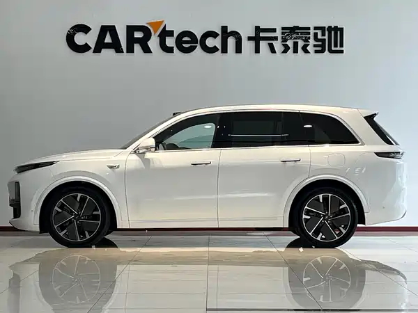 Li Auto L8 2025