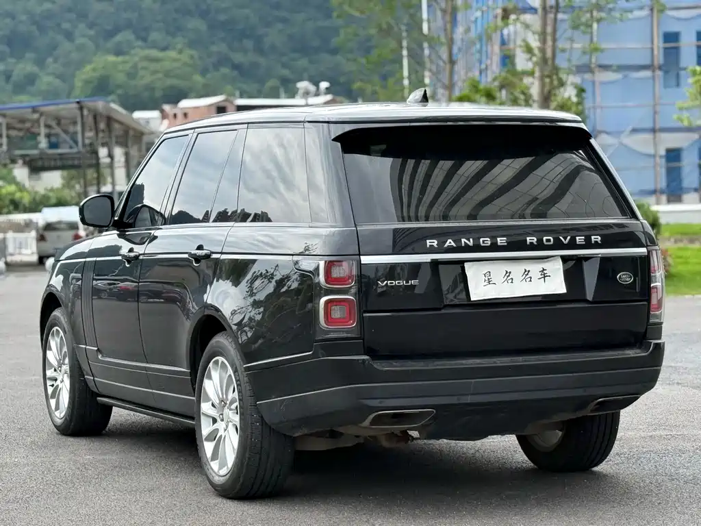 Land Rover Range Rover 2023 — фото 11