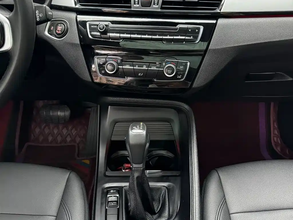 BMW X1 2018 — фото 16