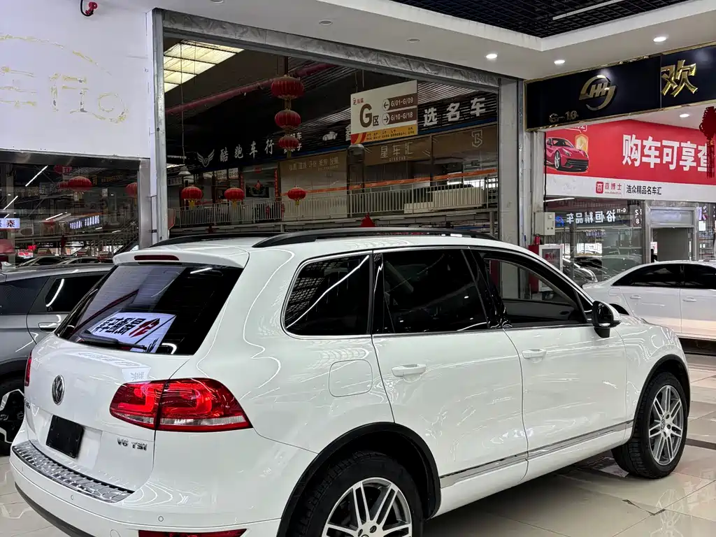 Volkswagen Touareg 2015 — фото 10
