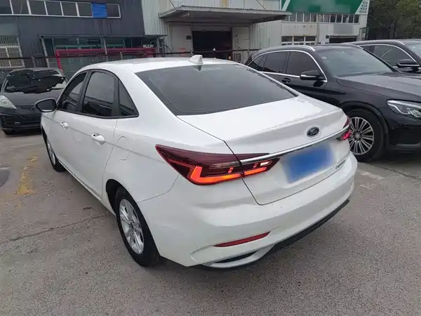 Ford Escort 2021