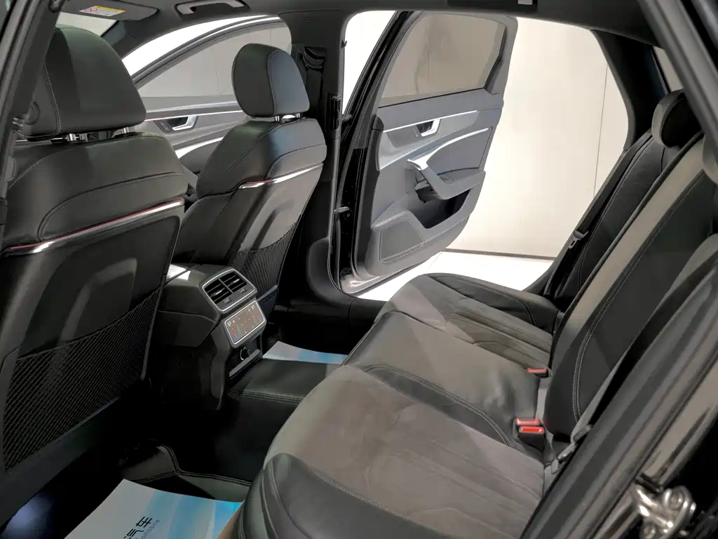 Audi A6L 2022