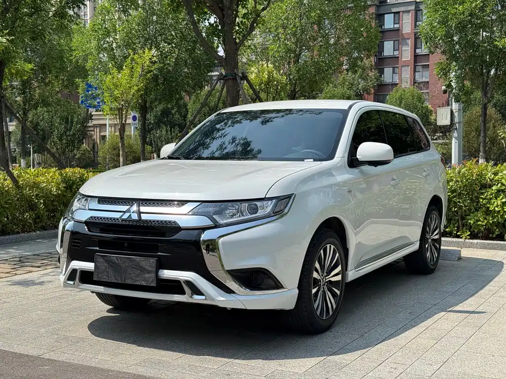 Mitsubishi Outlander 2022