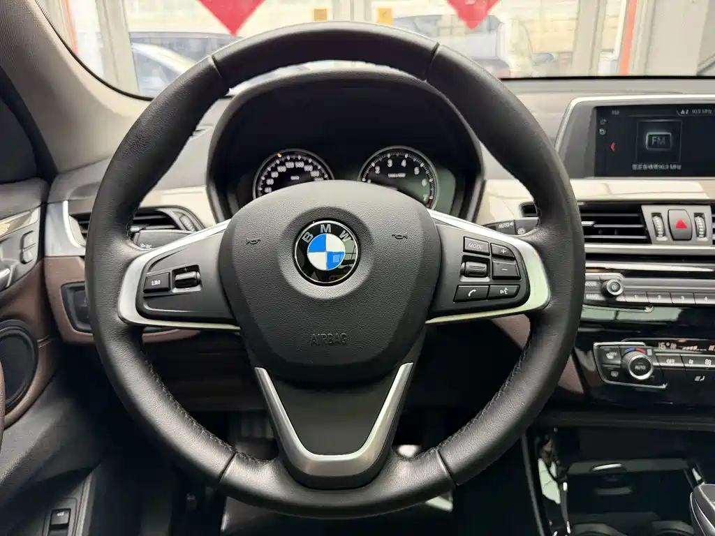 BMW X1 2018 — фото 8