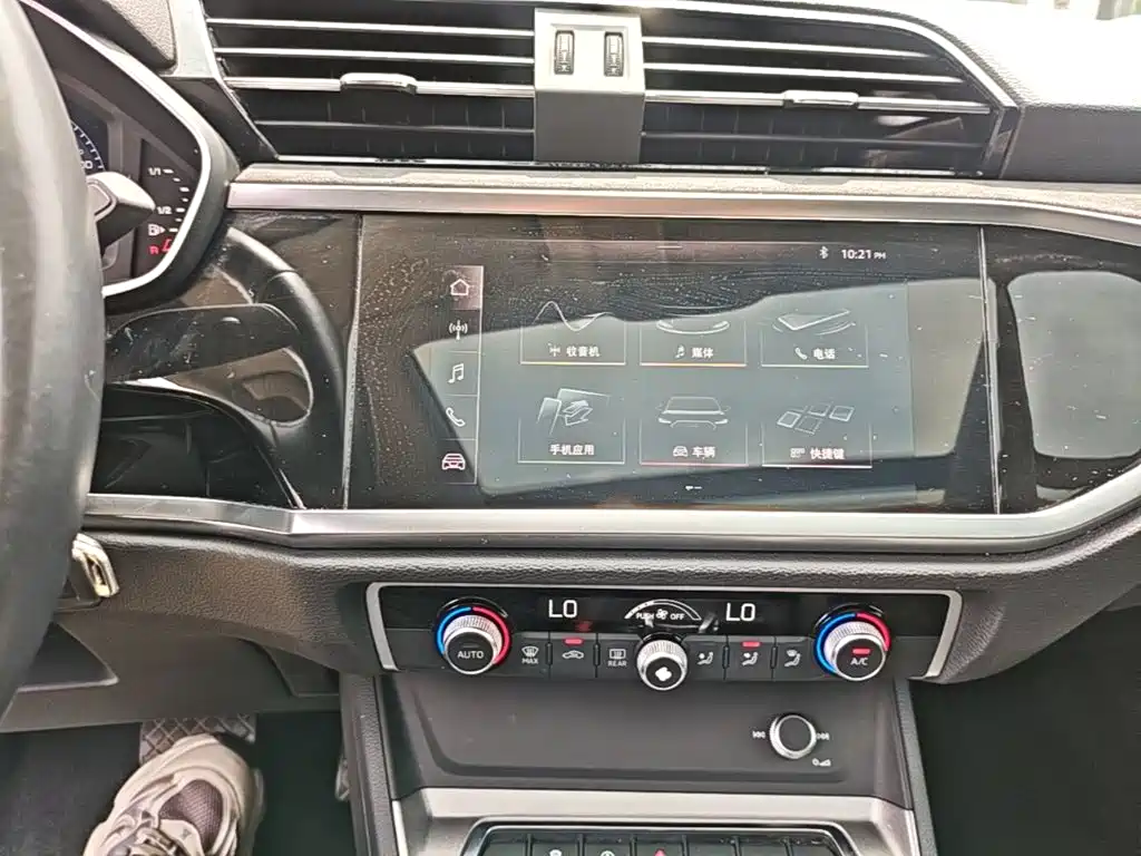 Audi Q3 2021 — фото 13