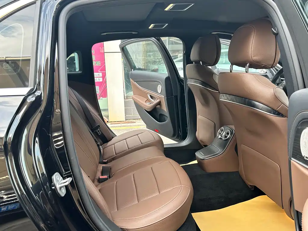 Mercedes-Benz E-Class 2023 — фото 10