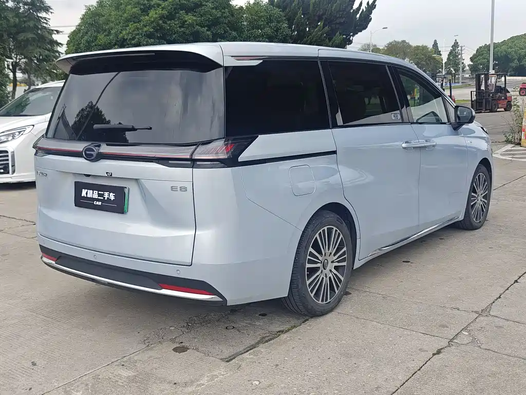 GAC Motor E8 PHEV 2024 — фото 5