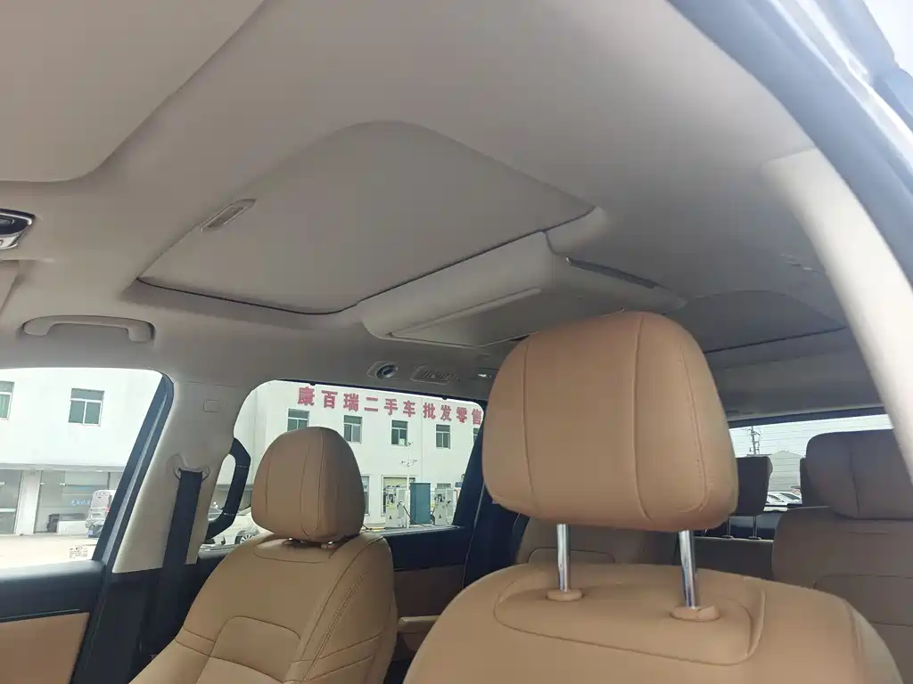 GAC Motor E8 PHEV 2024 — фото 13