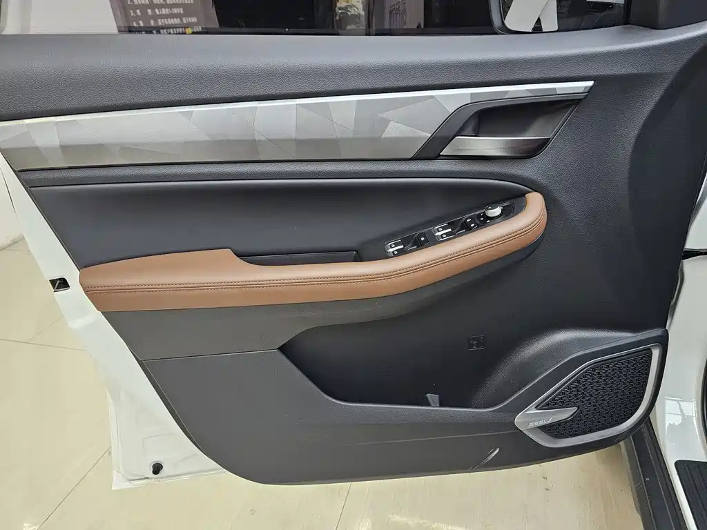 Geely Vision X6 2023 — фото 13