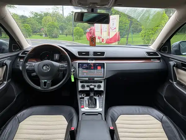 Volkswagen Magotan 2013
