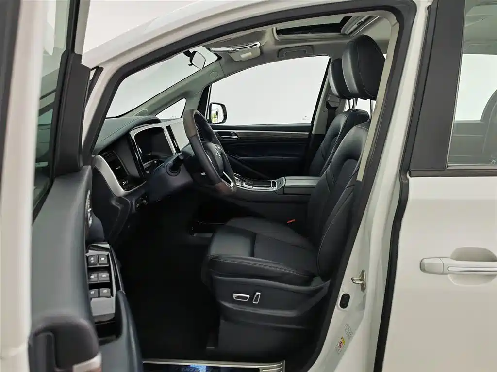 GAC Motor Trumpchi M8 2023 — фото 10
