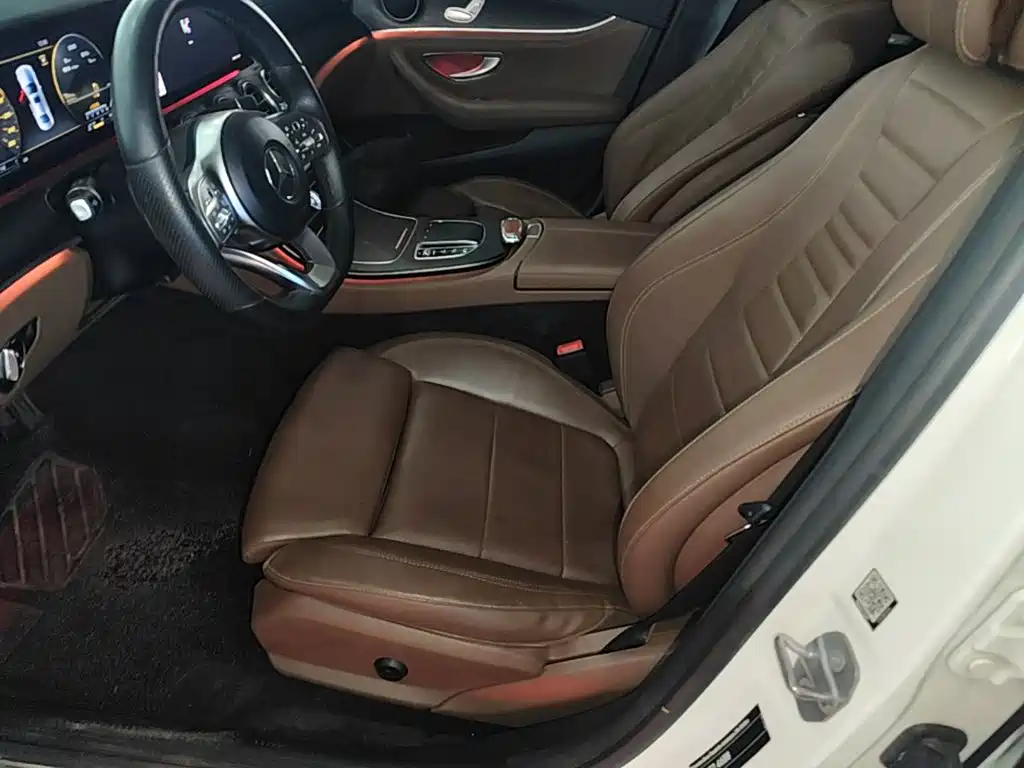 Mercedes-Benz E-Class 2019 — фото 15
