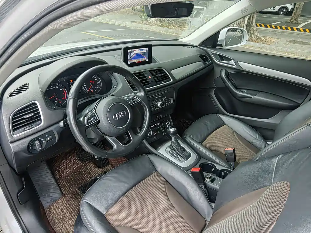 Audi Q3 2017 — фото 13