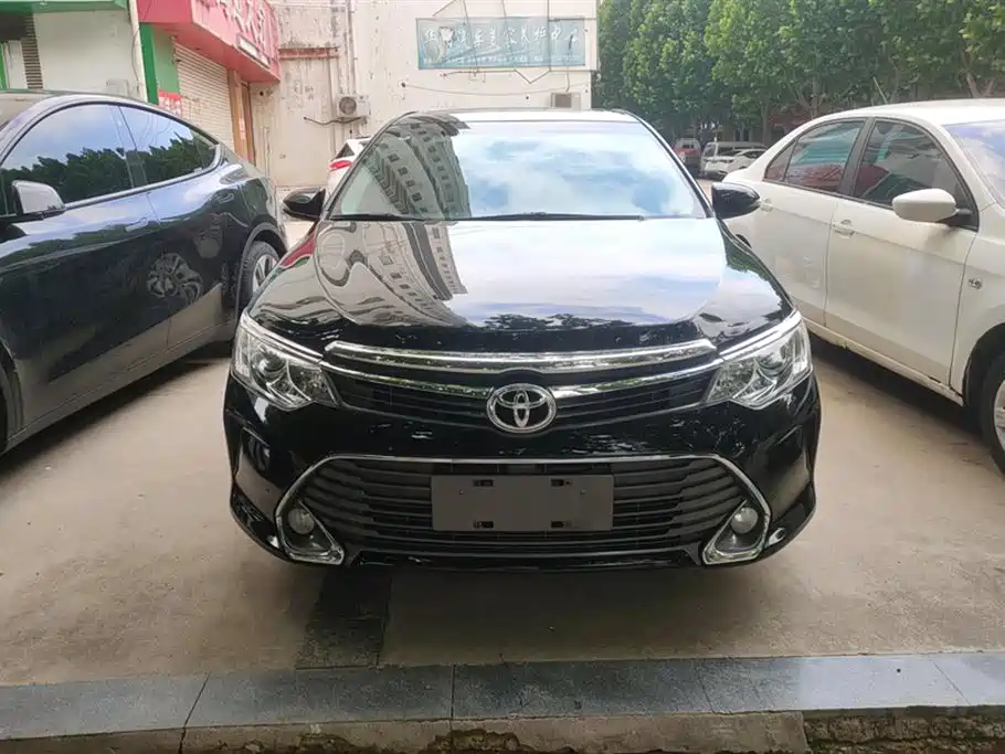 Toyota Camry 2015 — фото 2