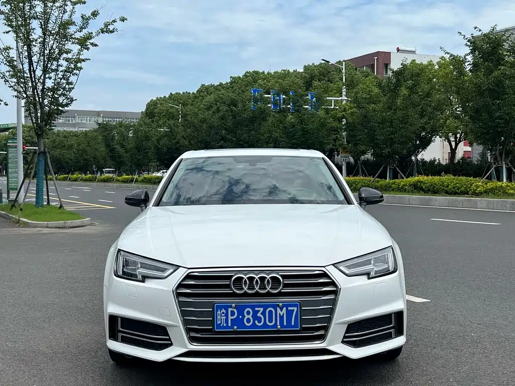 Audi A4L 2018