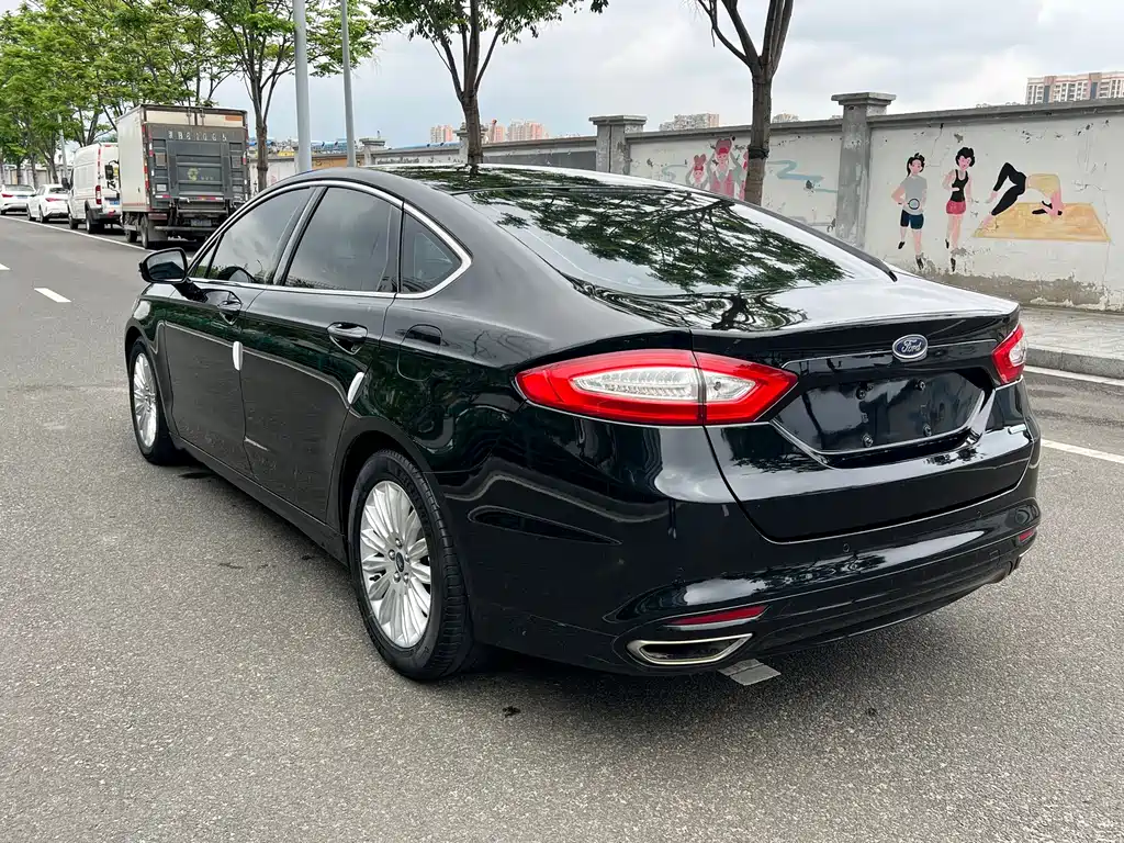 Ford Mondeo 2015 — фото 14