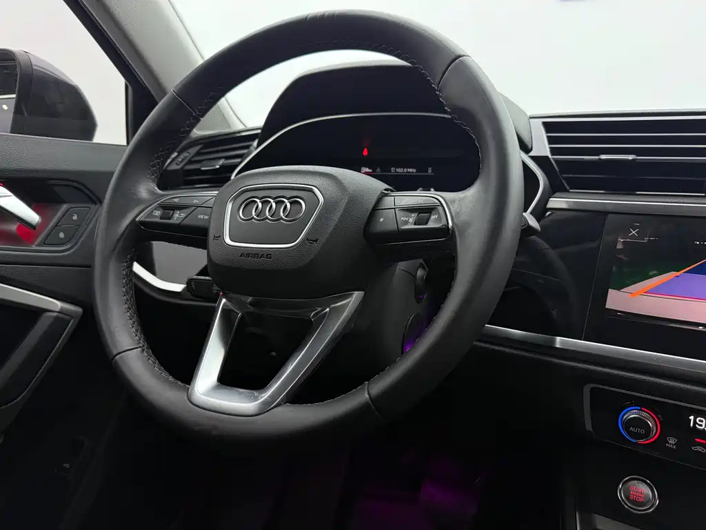 Audi Q3 2022 — фото 13