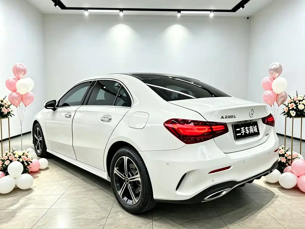 Mercedes-Benz A-Class 2024 — фото 4