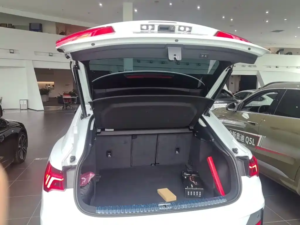 Audi Q3 Sportback 2023 — фото 19