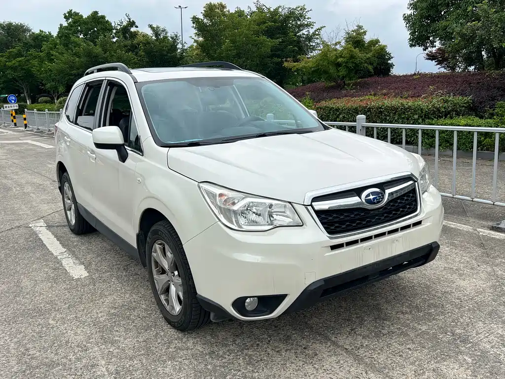 Subaru Forester 2014 — фото 3