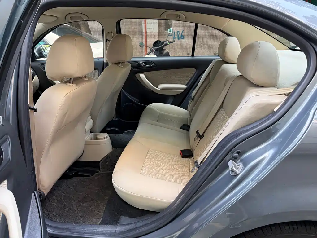 Volkswagen Lavida 2012